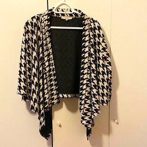 hounds tooth poncho/shawl